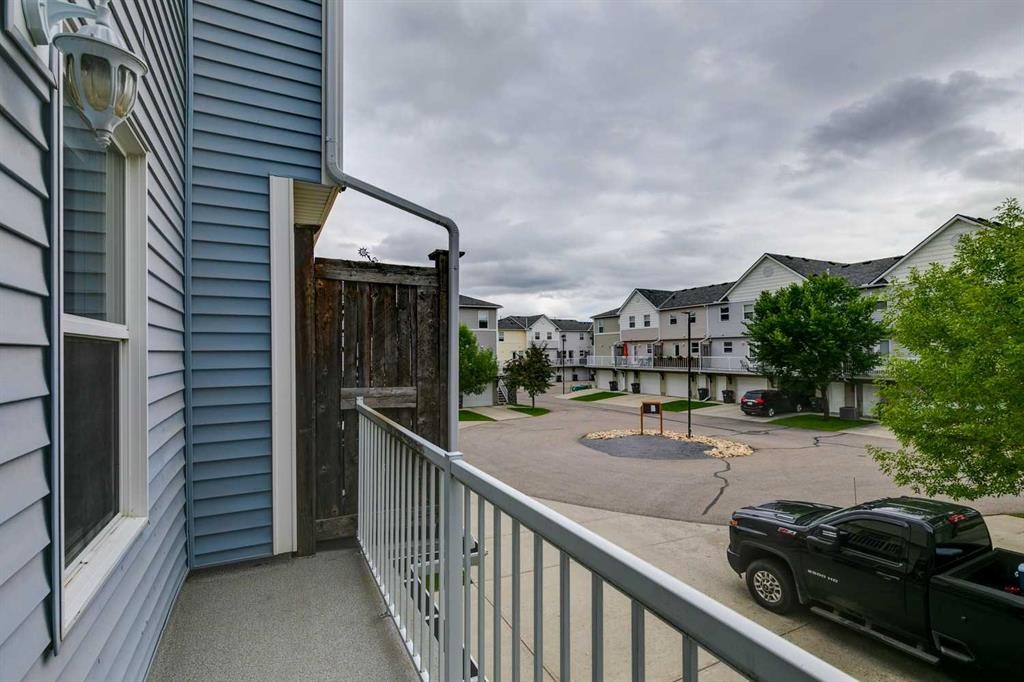 910 Prairie Sound Circle Nw, High River, AB - Outdoor