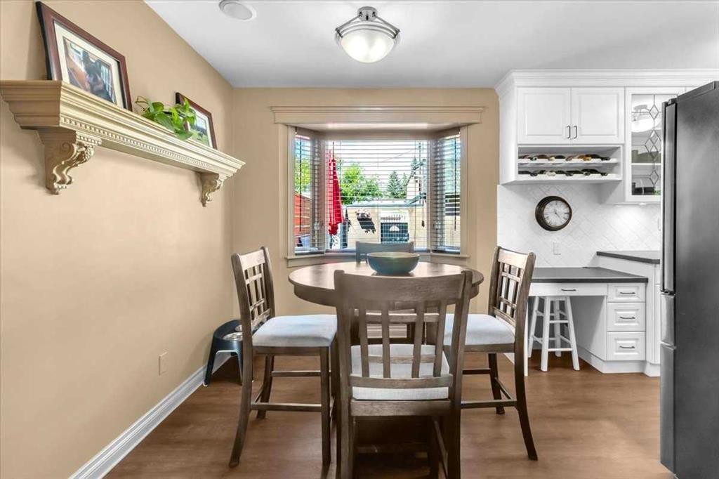 2211 45 Street Se, Calgary, AB - Indoor Photo Showing Dining Room