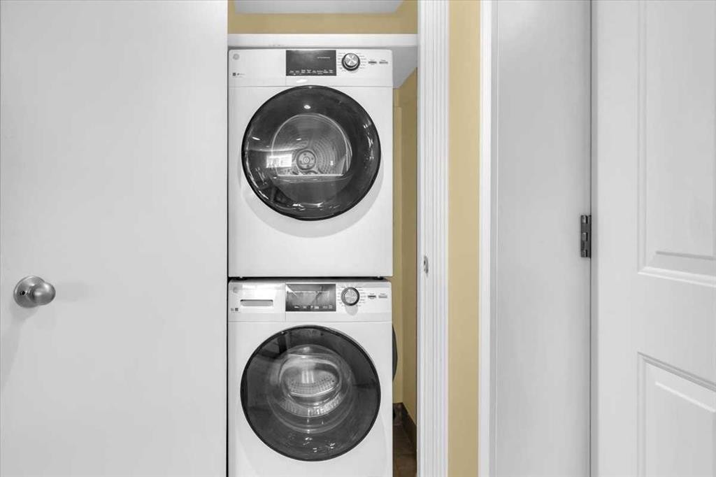 2211 45 Street Se, Calgary, AB - Indoor Photo Showing Laundry Room