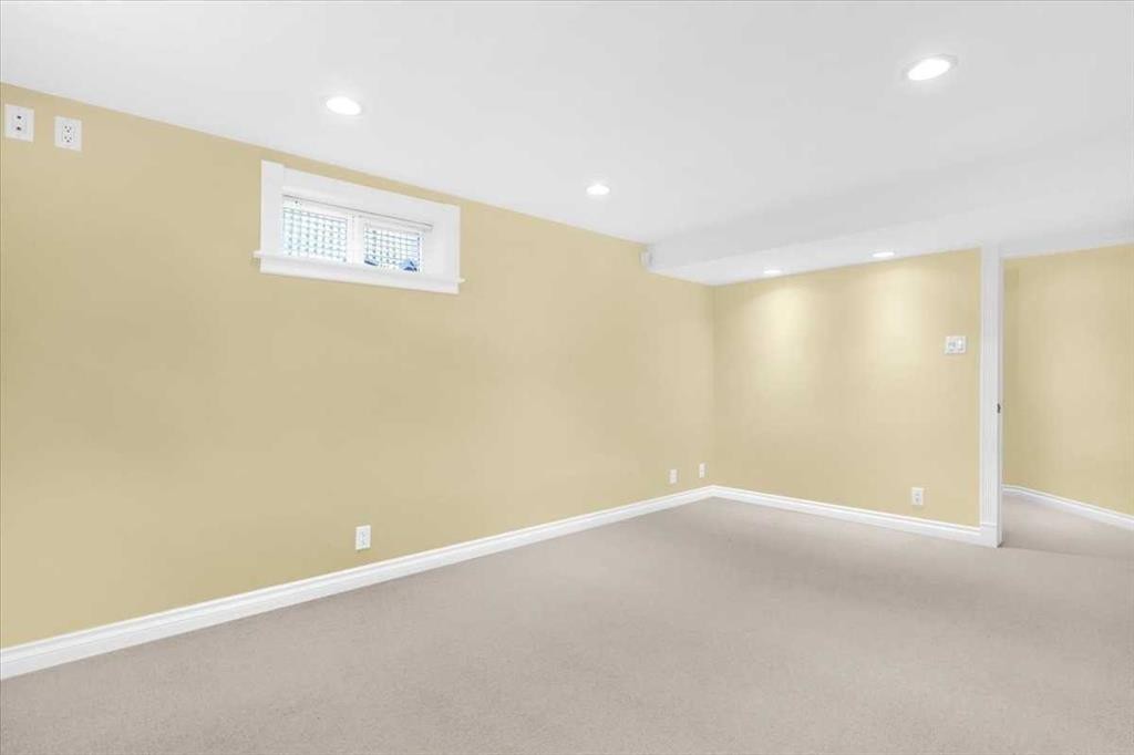 2211 45 Street Se, Calgary, AB - Indoor Photo Showing Other Room