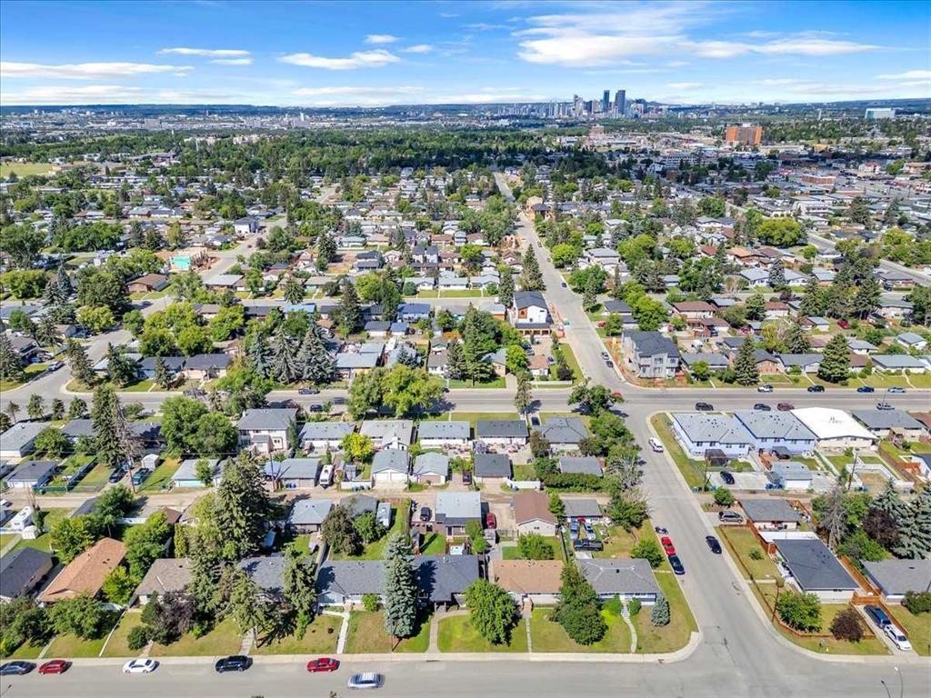 2211 45 Street Se, Calgary, AB - Outdoor With View