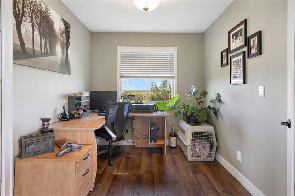 250257 271 Range Road, Rural Rocky View County, AB - Indoor Photo Showing Office