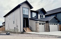 37 North Bridges Bay SW Langdon, AB T0J 1X3
