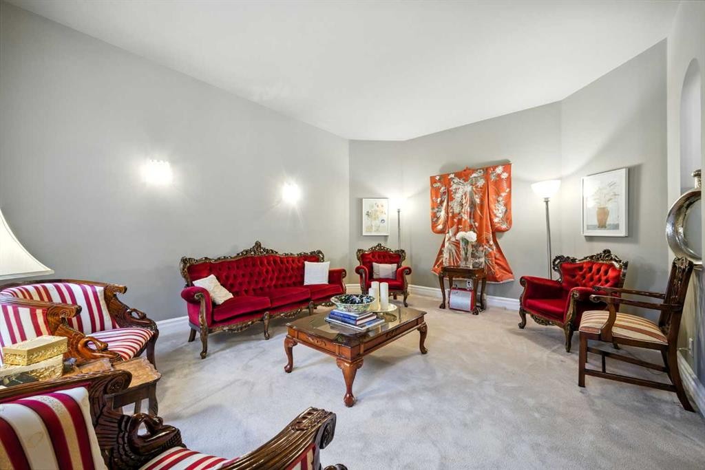 105 Patton Court Sw, Calgary, AB - Indoor Photo Showing Living Room