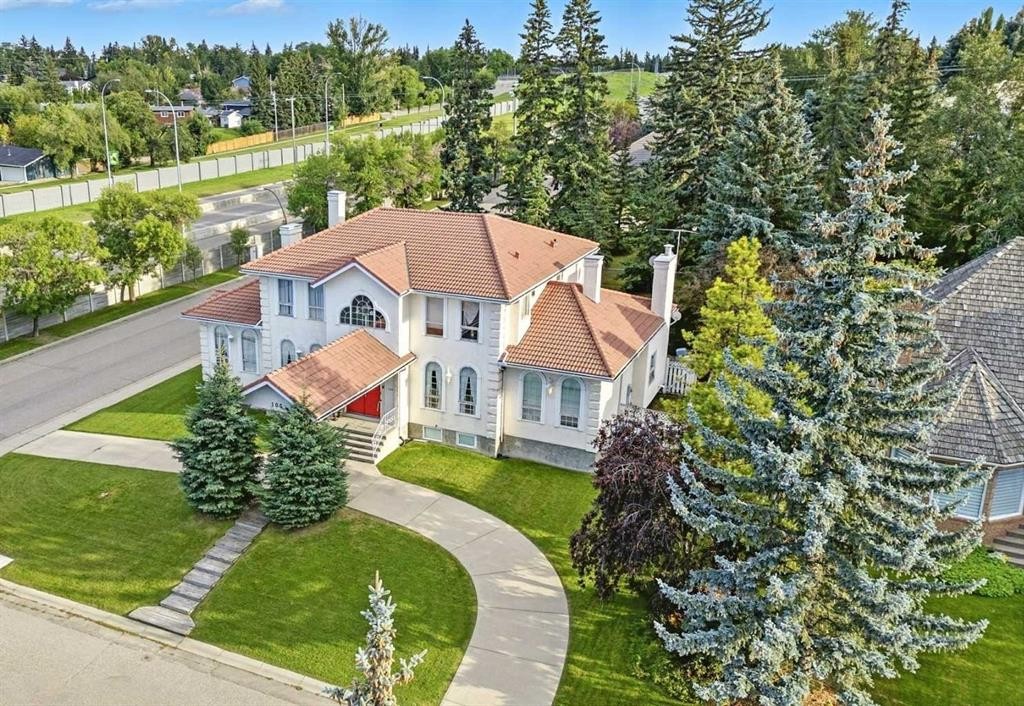 105 Patton Court Sw, Calgary, AB - Outdoor