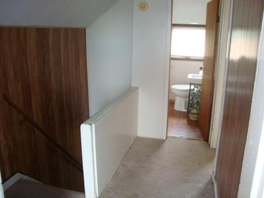 114 School Road, Trochu, AB - Indoor