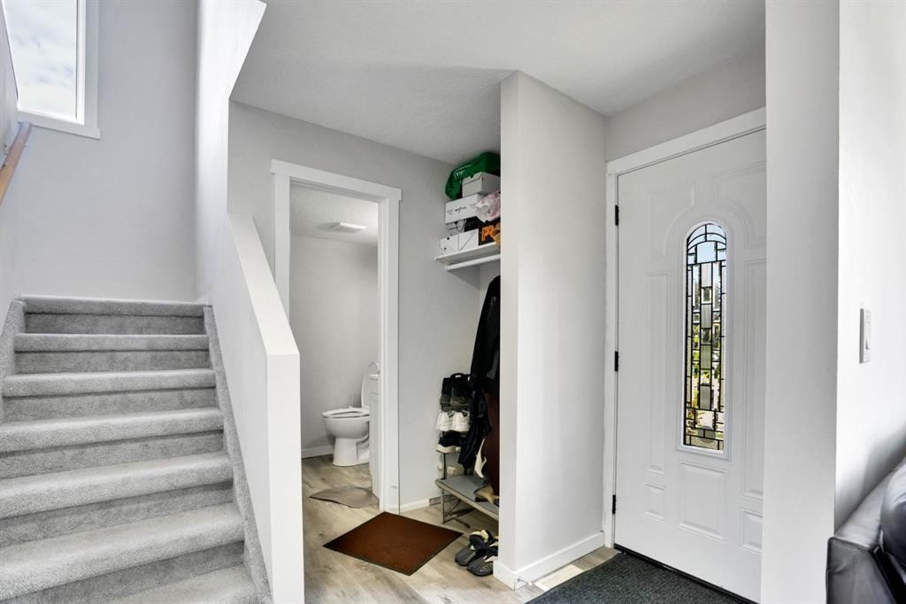 243 Castlebrook Road Ne, Calgary, AB - Indoor Photo Showing Other Room