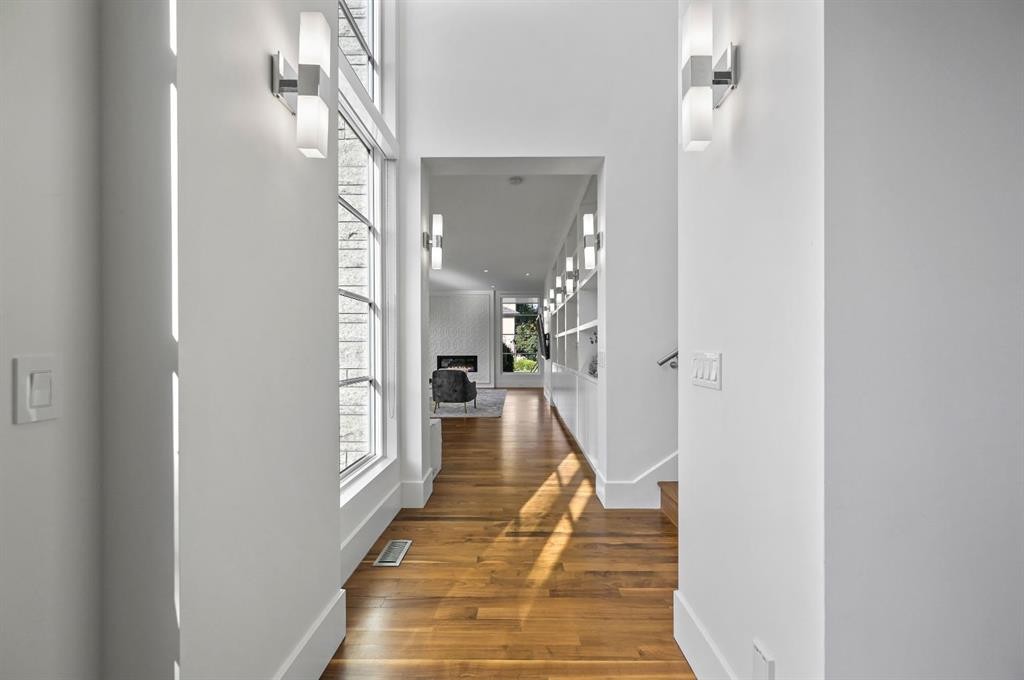 3926 9 Street Sw, Calgary, AB - Indoor Photo Showing Other Room