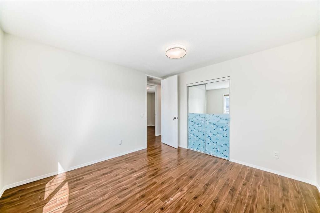 5307 Madigan Drive Ne, Calgary, AB - Indoor Photo Showing Other Room