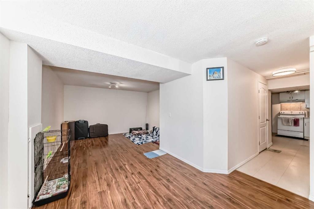 5307 Madigan Drive Ne, Calgary, AB - Indoor