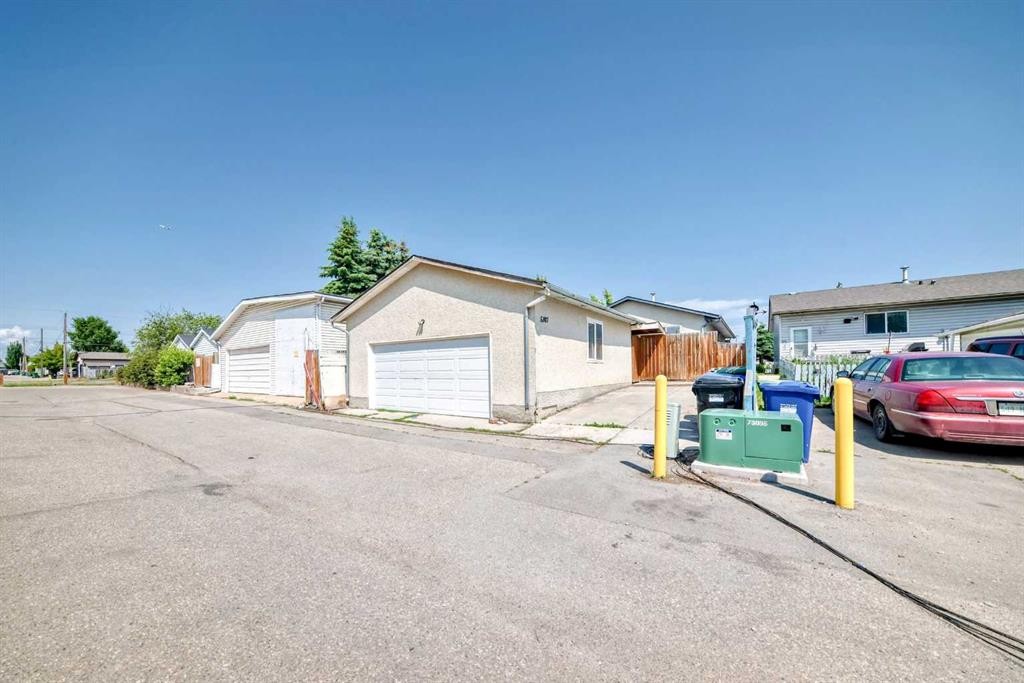 5307 Madigan Drive Ne, Calgary, AB - Outdoor With Exterior