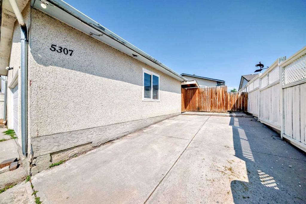 5307 Madigan Drive Ne, Calgary, AB - Outdoor With Exterior