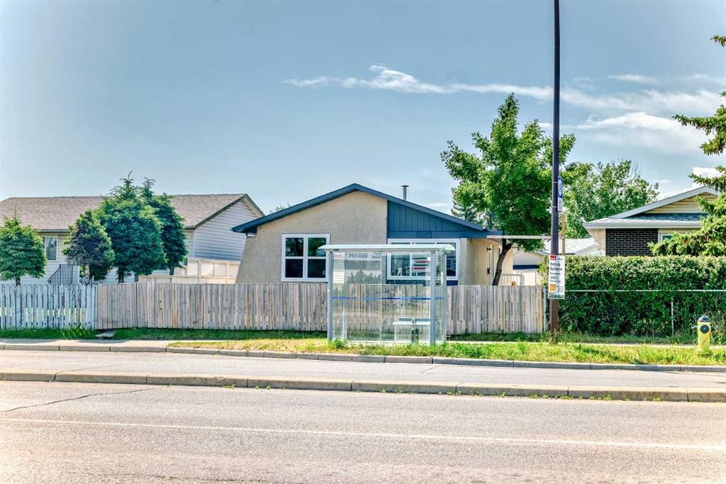 5307 Madigan Drive Ne, Calgary, AB - Outdoor
