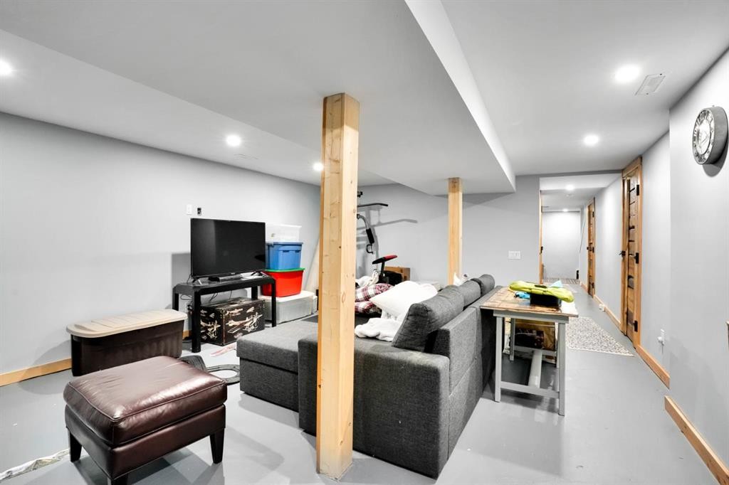 8-1415 Sec 582 Highway, Didsbury, AB