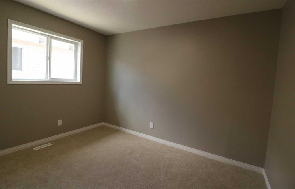 443 Henricks Drive, Irricana, AB - Indoor Photo Showing Other Room