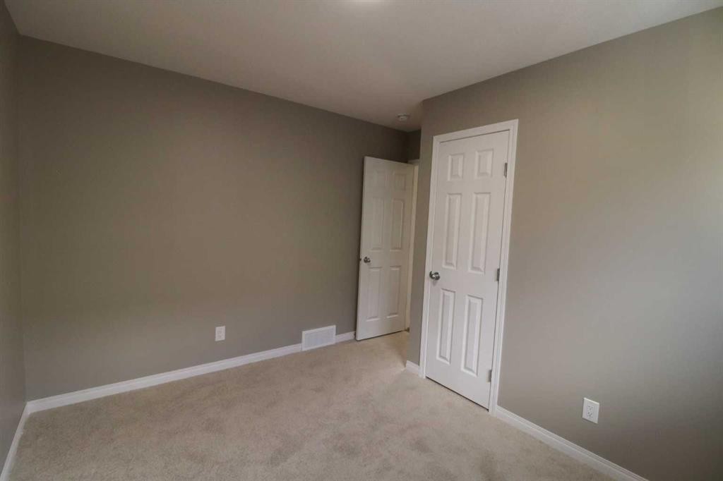 443 Henricks Drive, Irricana, AB - Indoor Photo Showing Other Room