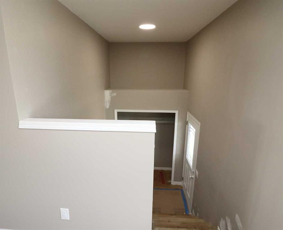 443 Henricks Drive, Irricana, AB - Indoor Photo Showing Other Room