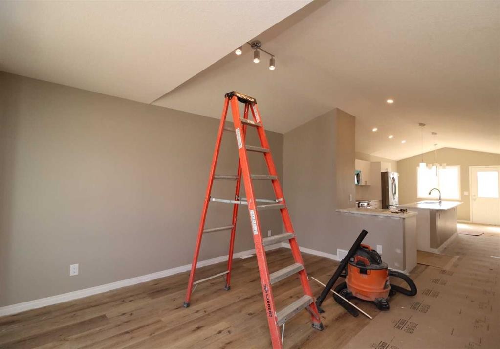 443 Henricks Drive, Irricana, AB - Indoor Photo Showing Other Room