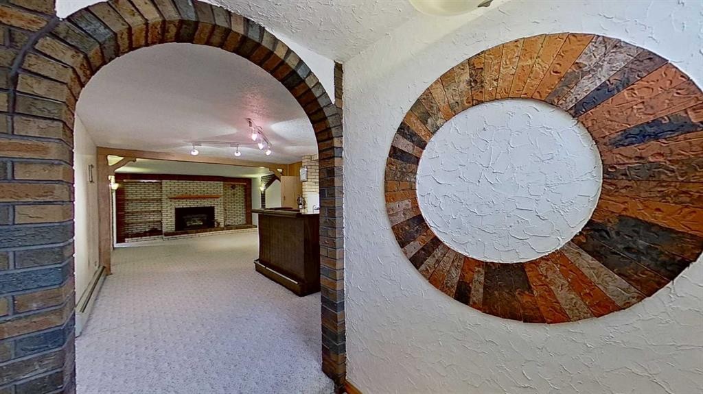 47 Montrose Crescent Ne, Calgary, AB - Indoor Photo Showing Other Room