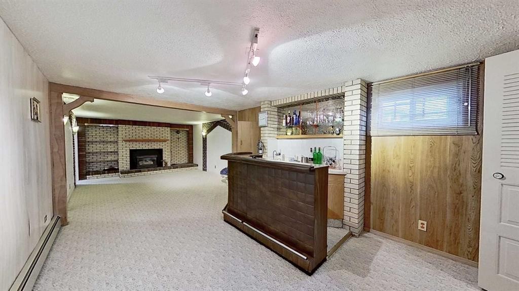 47 Montrose Crescent Ne, Calgary, AB - Indoor