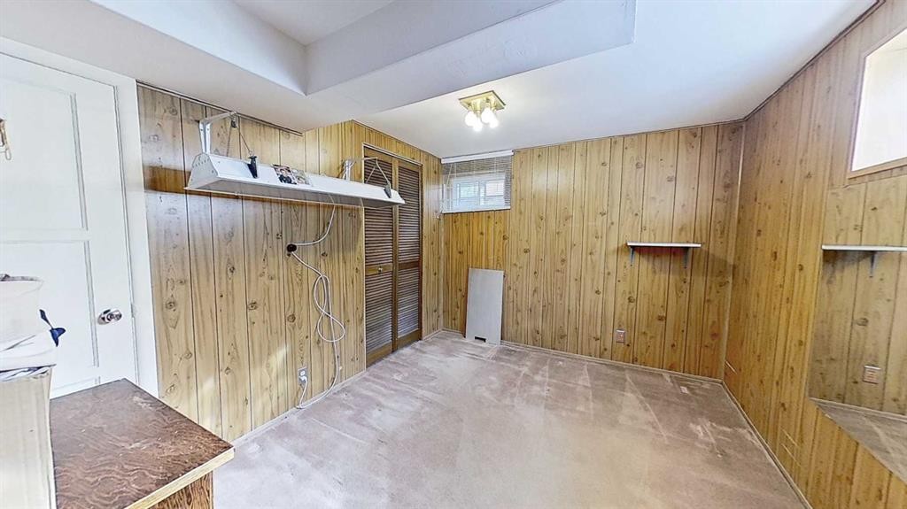 47 Montrose Crescent Ne, Calgary, AB - Indoor Photo Showing Other Room