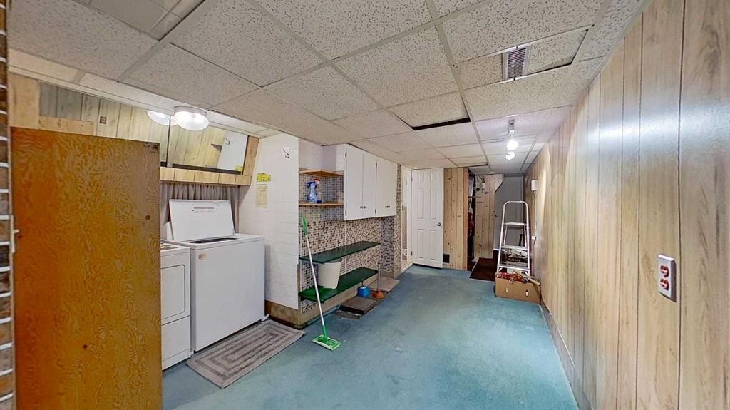 47 Montrose Crescent Ne, Calgary, AB - Indoor