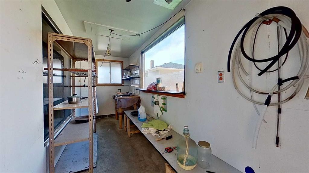 47 Montrose Crescent Ne, Calgary, AB - Photo Showing Other Room