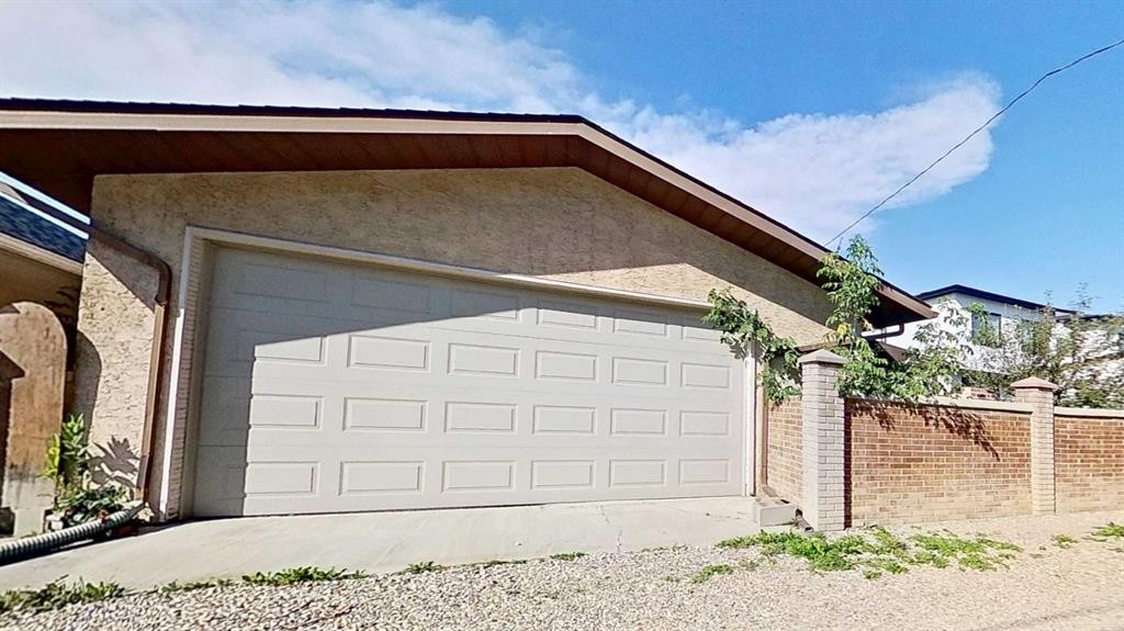 47 Montrose Crescent Ne, Calgary, AB - Outdoor With Exterior