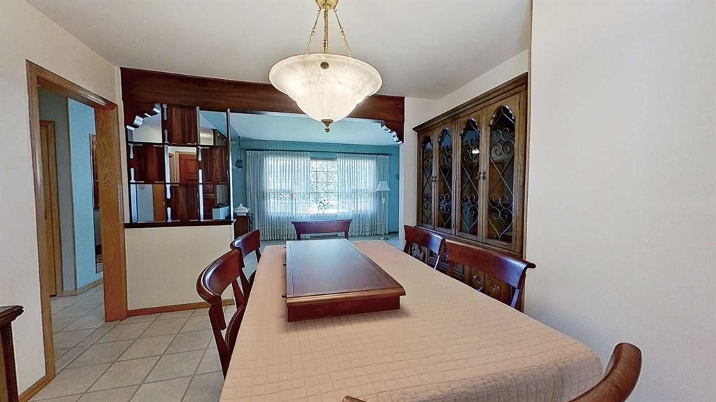 47 Montrose Crescent Ne, Calgary, AB - Indoor