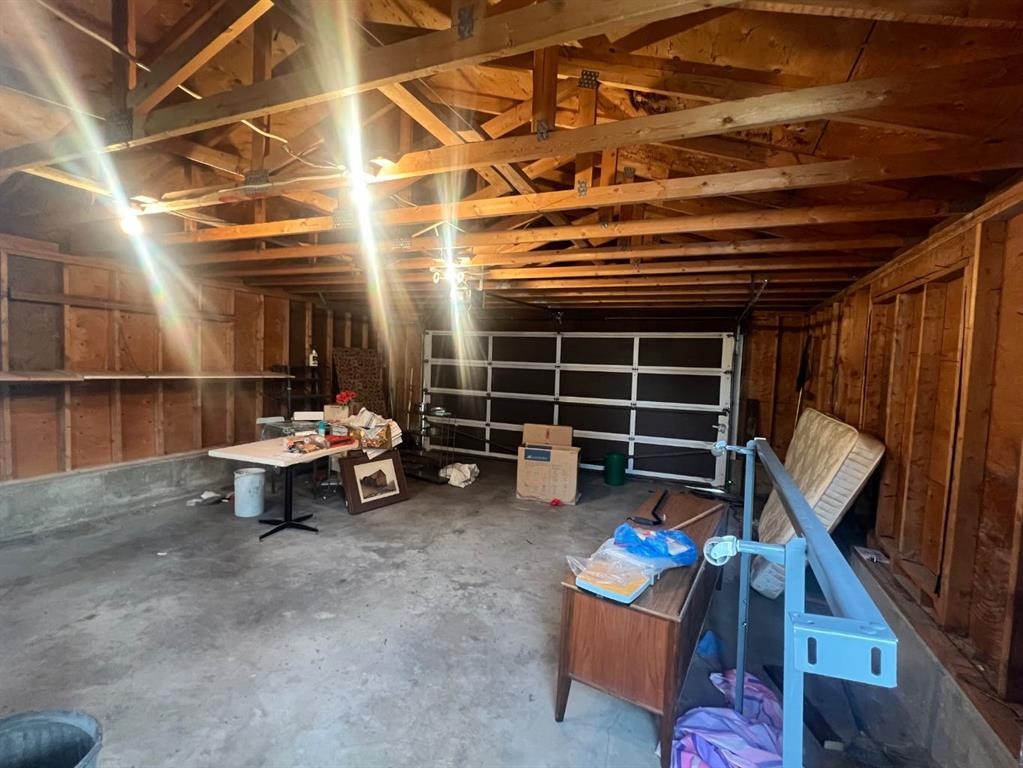 176 Huntchester Crescent Ne, Calgary, AB - Indoor Photo Showing Other Room