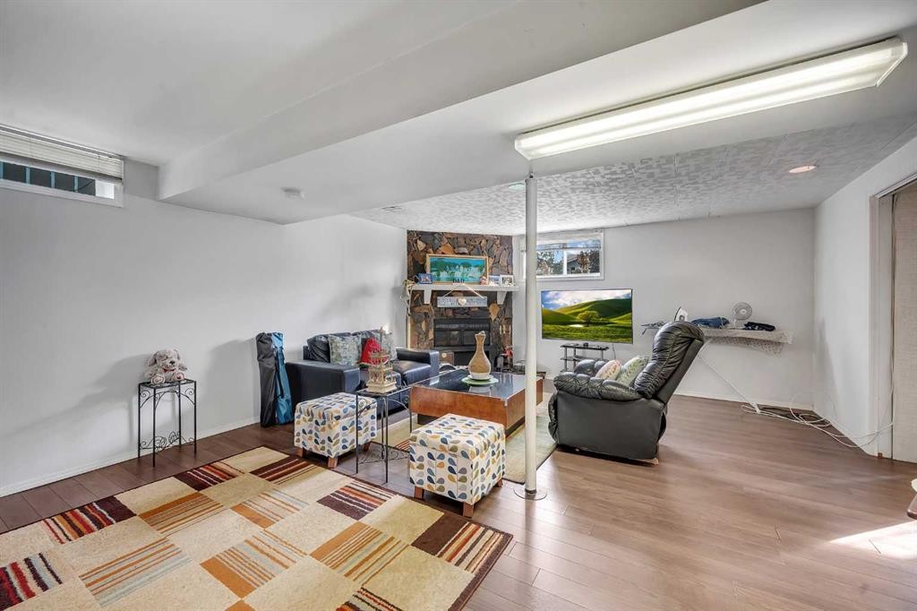 5848 Maddock Drive Ne, Calgary, AB - Indoor