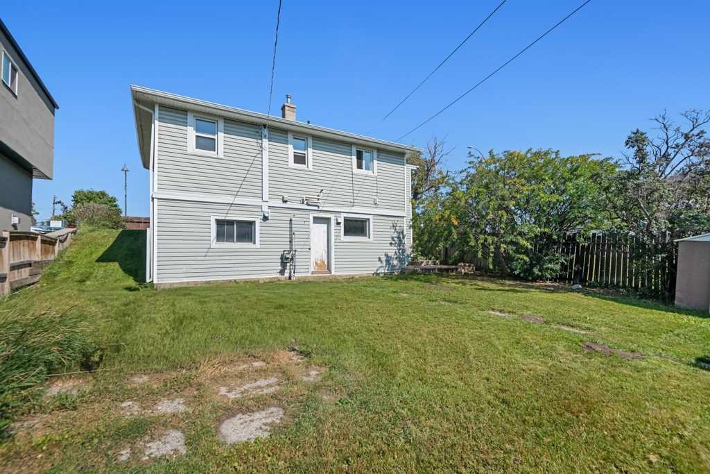 4503 Bowness Road Nw, Calgary, AB - Outdoor