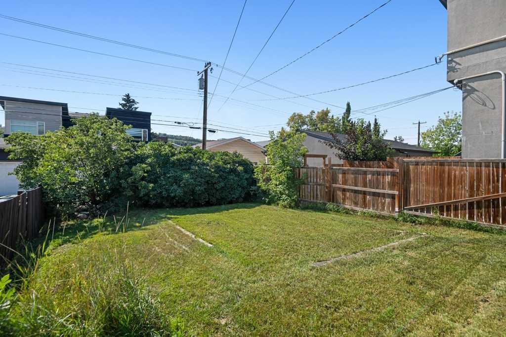 4503 Bowness Road Nw, Calgary, AB - Outdoor