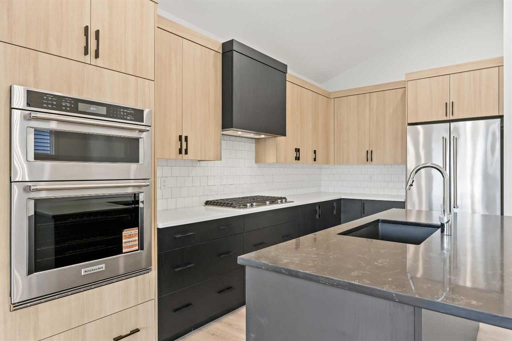 116 Mitchell Walk Nw, Calgary, AB - Indoor Photo Showing Kitchen With Upgraded Kitchen