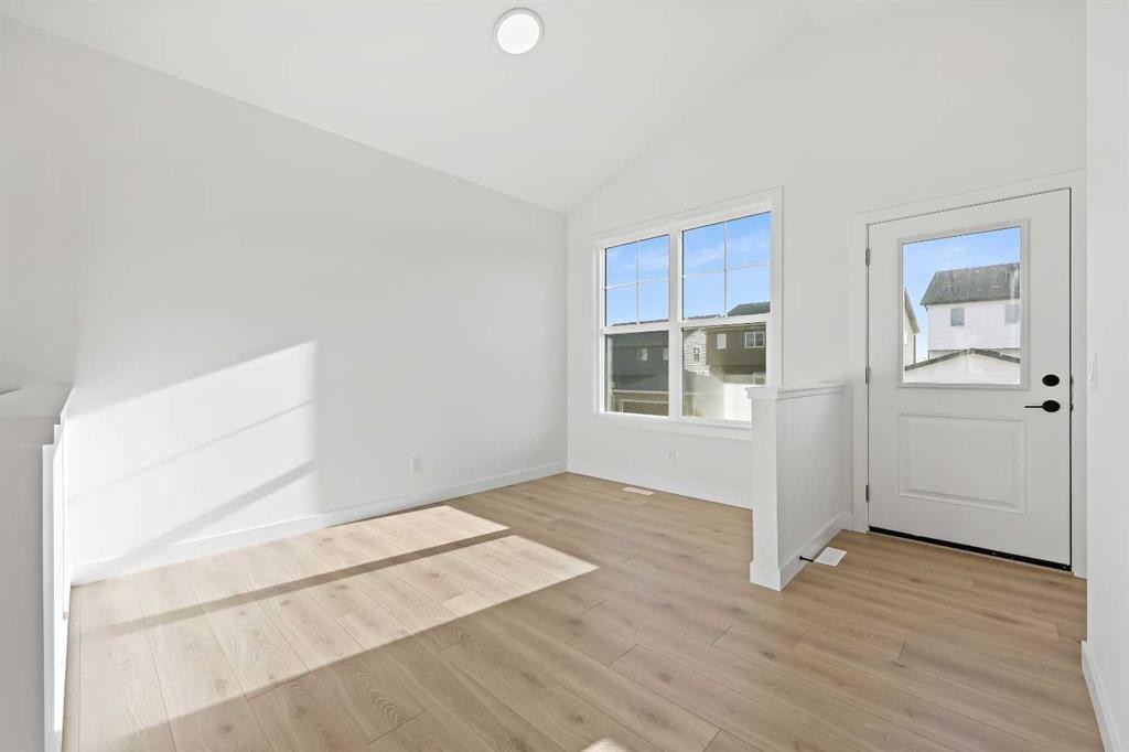 116 Mitchell Walk Nw, Calgary, AB - Indoor Photo Showing Other Room