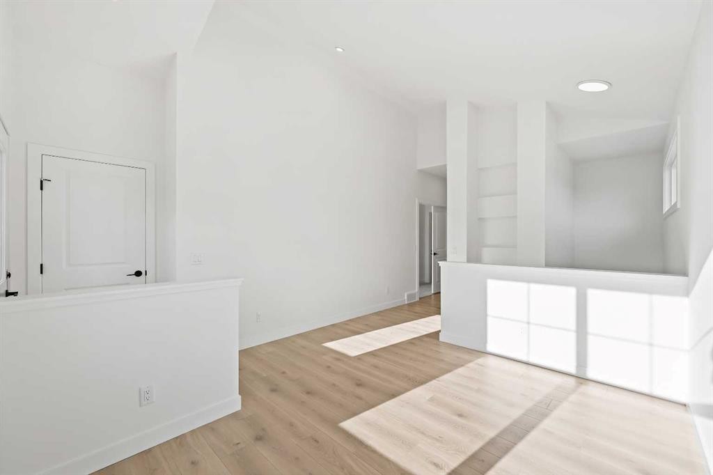 116 Mitchell Walk Nw, Calgary, AB - Indoor Photo Showing Other Room