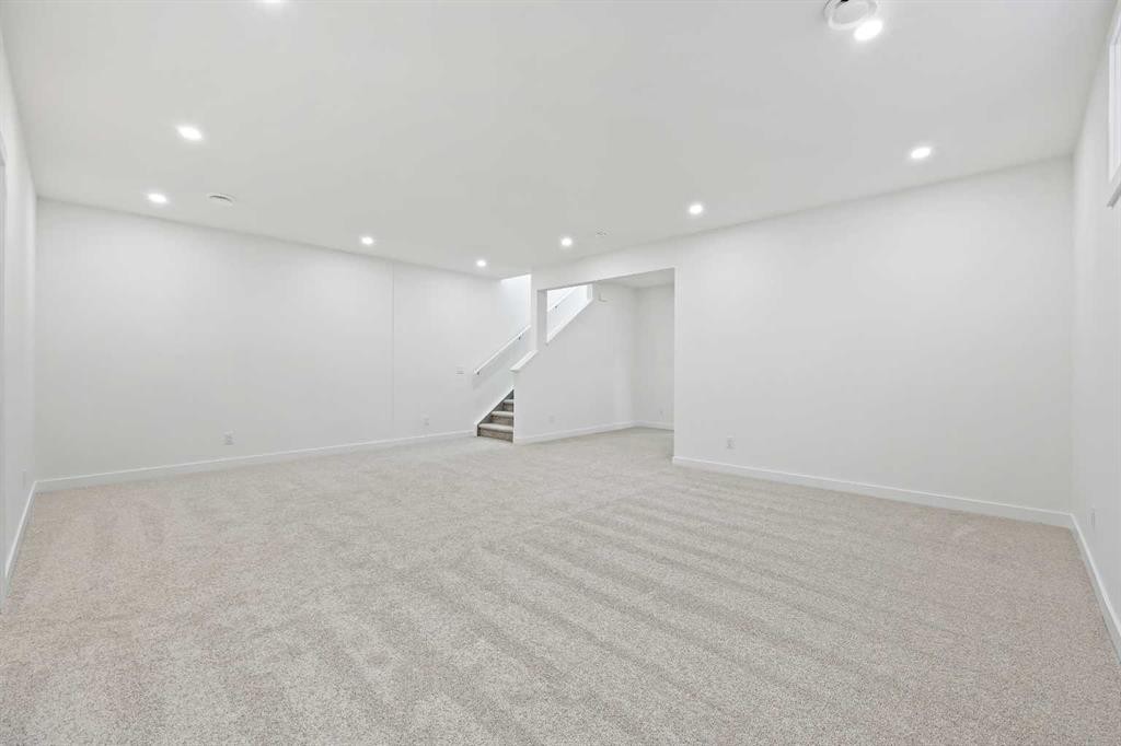 116 Mitchell Walk Nw, Calgary, AB - Indoor