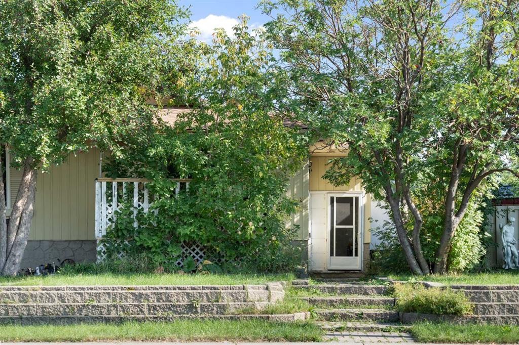 3212 Dover Crescent Se, Calgary, AB - Outdoor