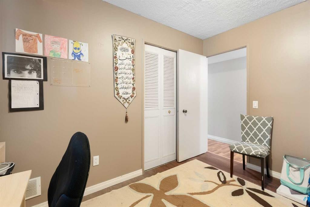 3212 Dover Crescent Se, Calgary, AB - Indoor Photo Showing Office