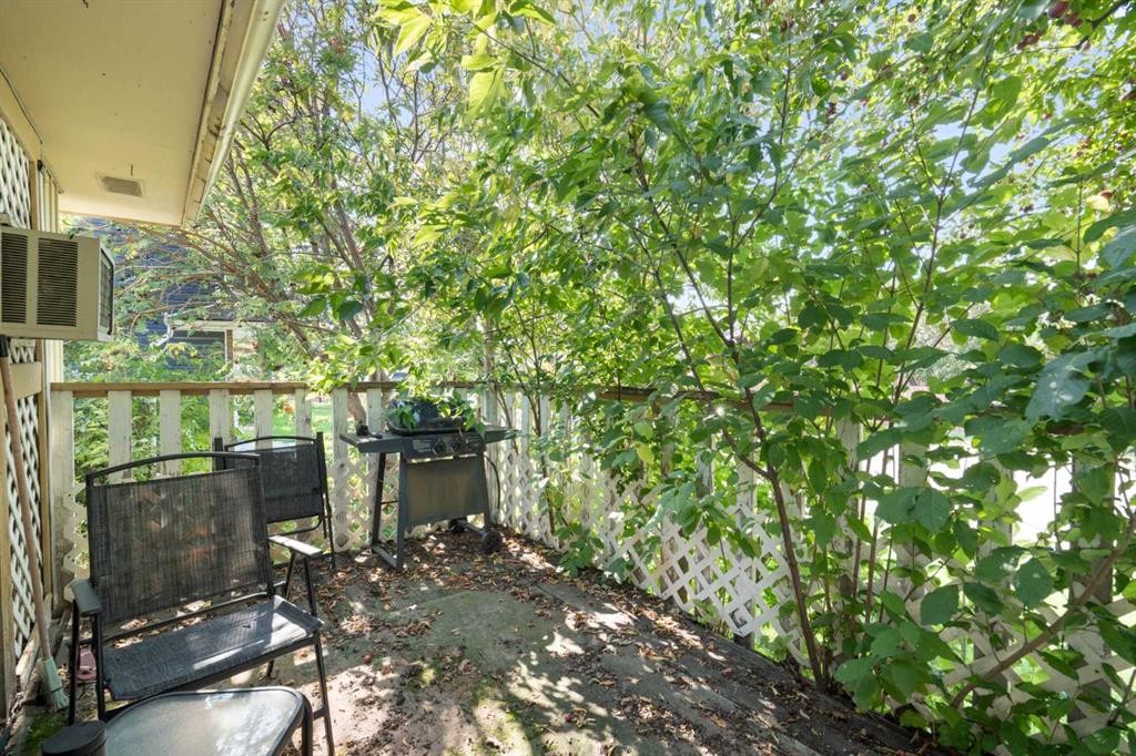 3212 Dover Crescent Se, Calgary, AB - Outdoor