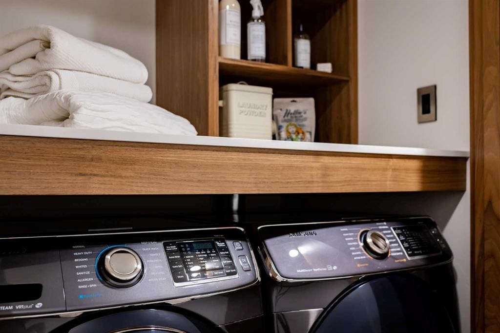 301-738 1 Avenue Sw, Calgary, AB - Indoor Photo Showing Laundry Room