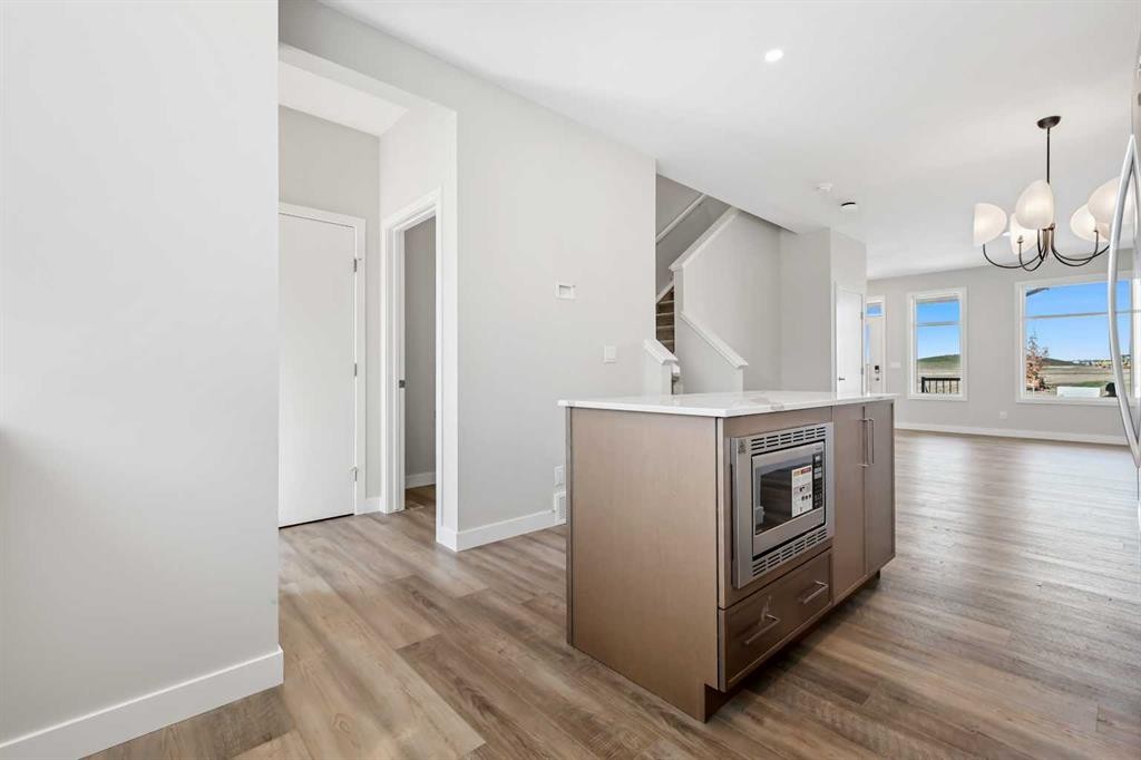 7023 Rangeview Avenue Se, Calgary, AB - Indoor