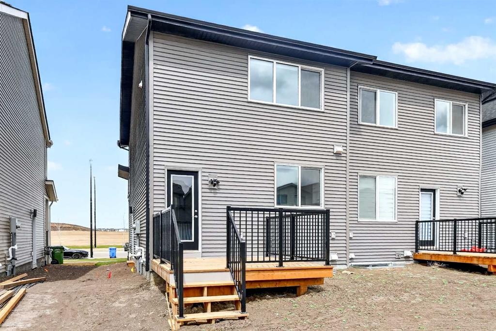 7023 Rangeview Avenue Se, Calgary, AB - Outdoor With Exterior