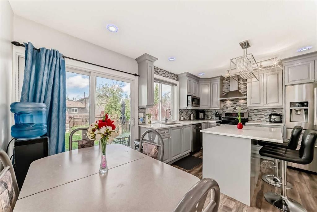 42 Taraglen Road Ne, Calgary, AB - Indoor Photo Showing Other Room