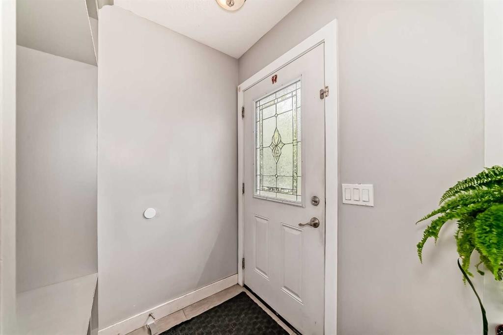 42 Taraglen Road Ne, Calgary, AB - Indoor Photo Showing Other Room