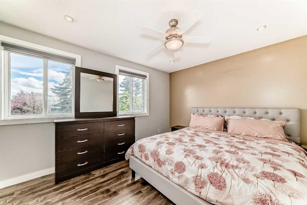 42 Taraglen Road Ne, Calgary, AB - Indoor Photo Showing Bedroom