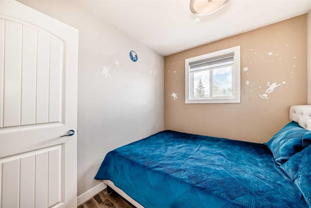 42 Taraglen Road Ne, Calgary, AB - Indoor Photo Showing Bedroom