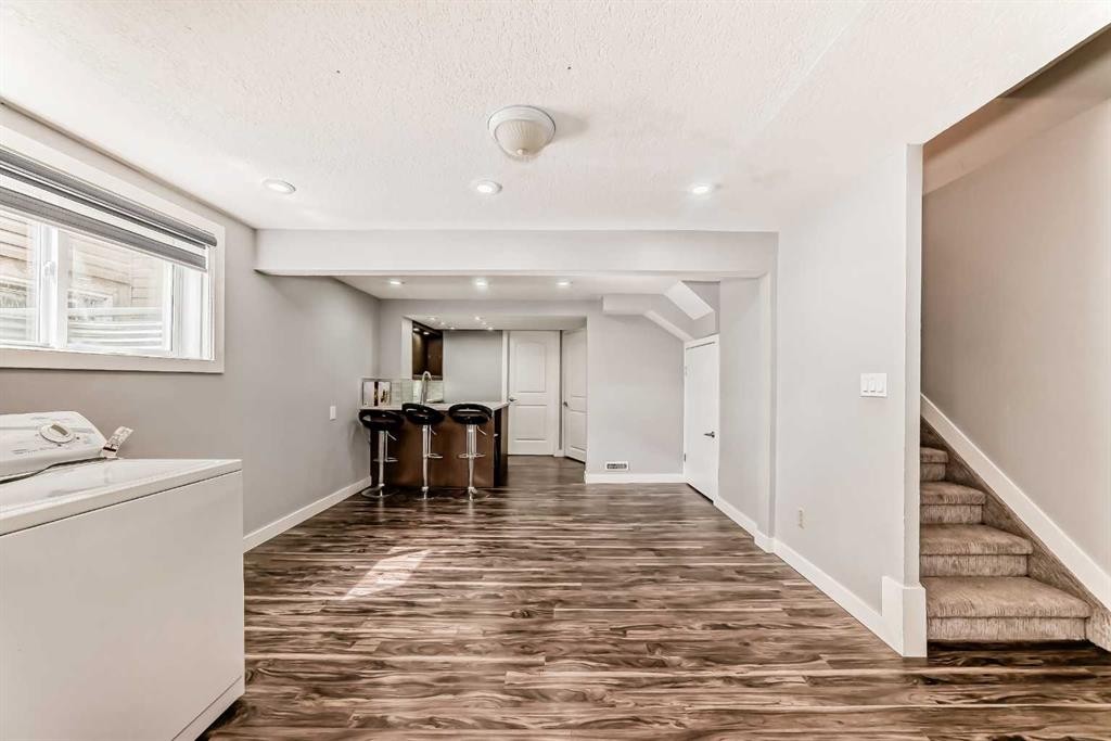 42 Taraglen Road Ne, Calgary, AB - Indoor