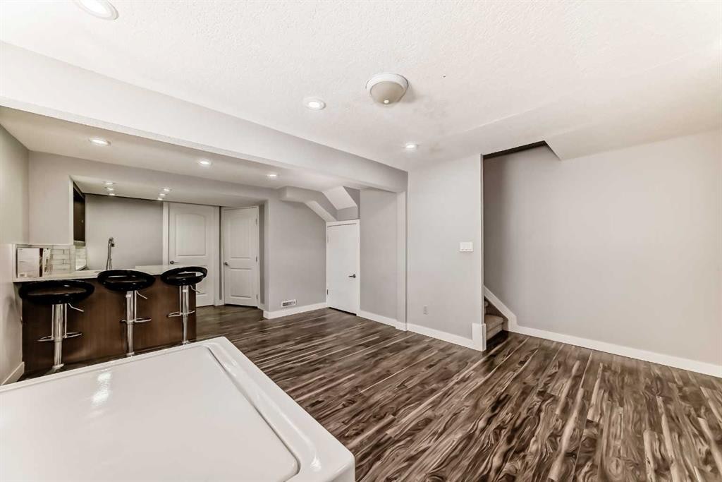 42 Taraglen Road Ne, Calgary, AB - Indoor Photo Showing Other Room