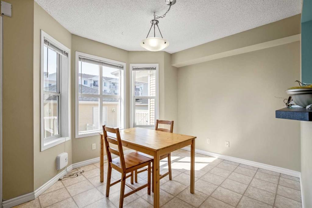 5 Country Village Landing Ne, Calgary, AB - Indoor Photo Showing Dining Room
